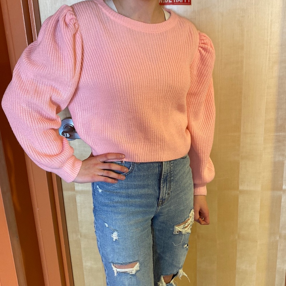 Divided pink new sweater!!